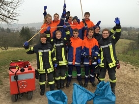 Jugendfeuerwehr Asperg bei der Stadtputzete 2016