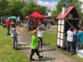 Die Jugendfeuerwehr Asperg unterstützt das Kinderfest der Stadt Asperg